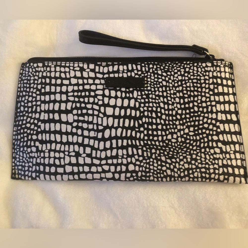Lily Pulitzer Black & White Patterned Wristlet Clutch